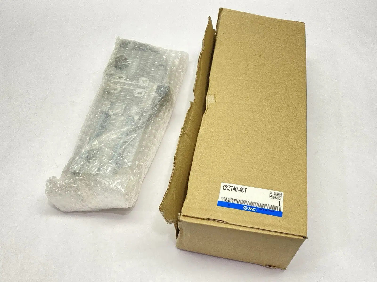 CKZT40-90T | SMC  Slim Line Power Clamping Cylinder 40mm Bore 90 Degree - New
