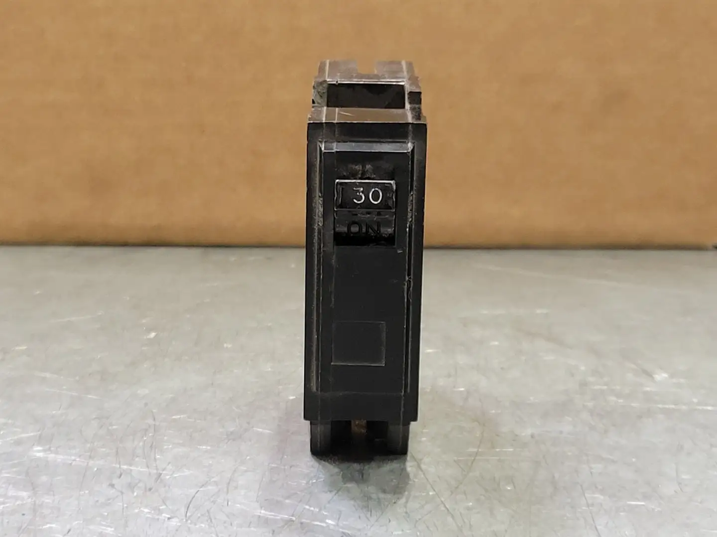 30 Amp 1 Pole Circuit Breaker