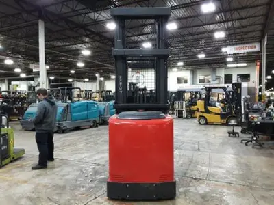 USED 2018 RAYMOND 560-OPC30TT