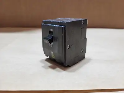 USED SQUARE D QO320