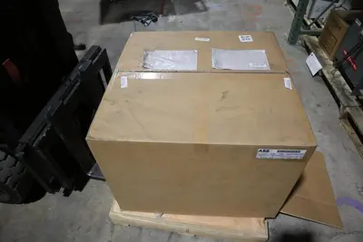 ABB DCS880-EP2-0100-05 PANEL DRIVE 230/460 VAC - 3PH 20/40HP - STOCK SGF-1