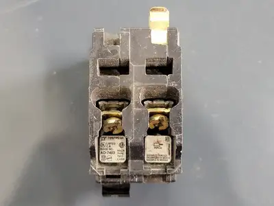 USED SQUARE D QO230
