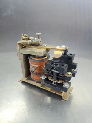 General Eletric IC2820A100-BB 10Amp 600Volts Non-Enclosed Relay. 4E-28