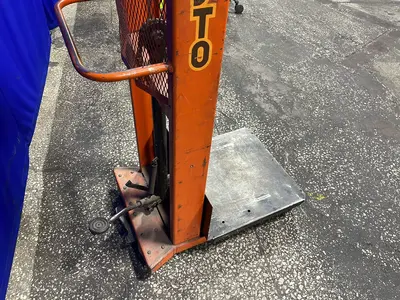 Presto 24”x24” Hydraulic Platform Stacker