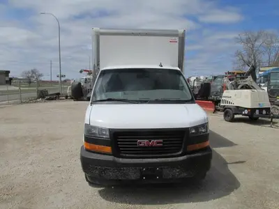 Used 2022 GMC SAVANA 3500 Box trucks Manitoba CA | Conquest Truck & Auto Sales #1421349