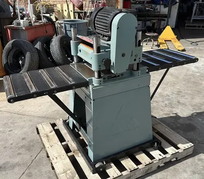 USED 2001 DELTA DC-380