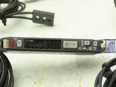 Keyence FS-V31C Fiber Optic Sensor 24V Various Cable Lengths Included Lot of 7