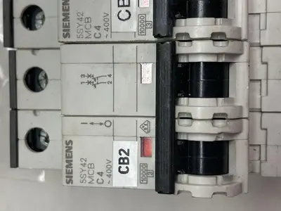 Used SIEMENS 5SY4204-7 Miscellaneous Equipment (Electrical & Power) | Surplus Asset Holdings #1201616