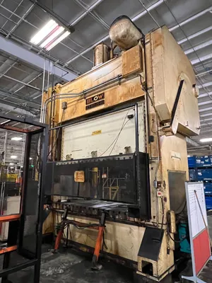 1998 BLOW SC2-300-120-60 Straight Side Double Crank Press | Universal Press & Machinery (UPM) (2)
