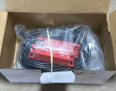 NEW Allen Bradley 440N-S32033