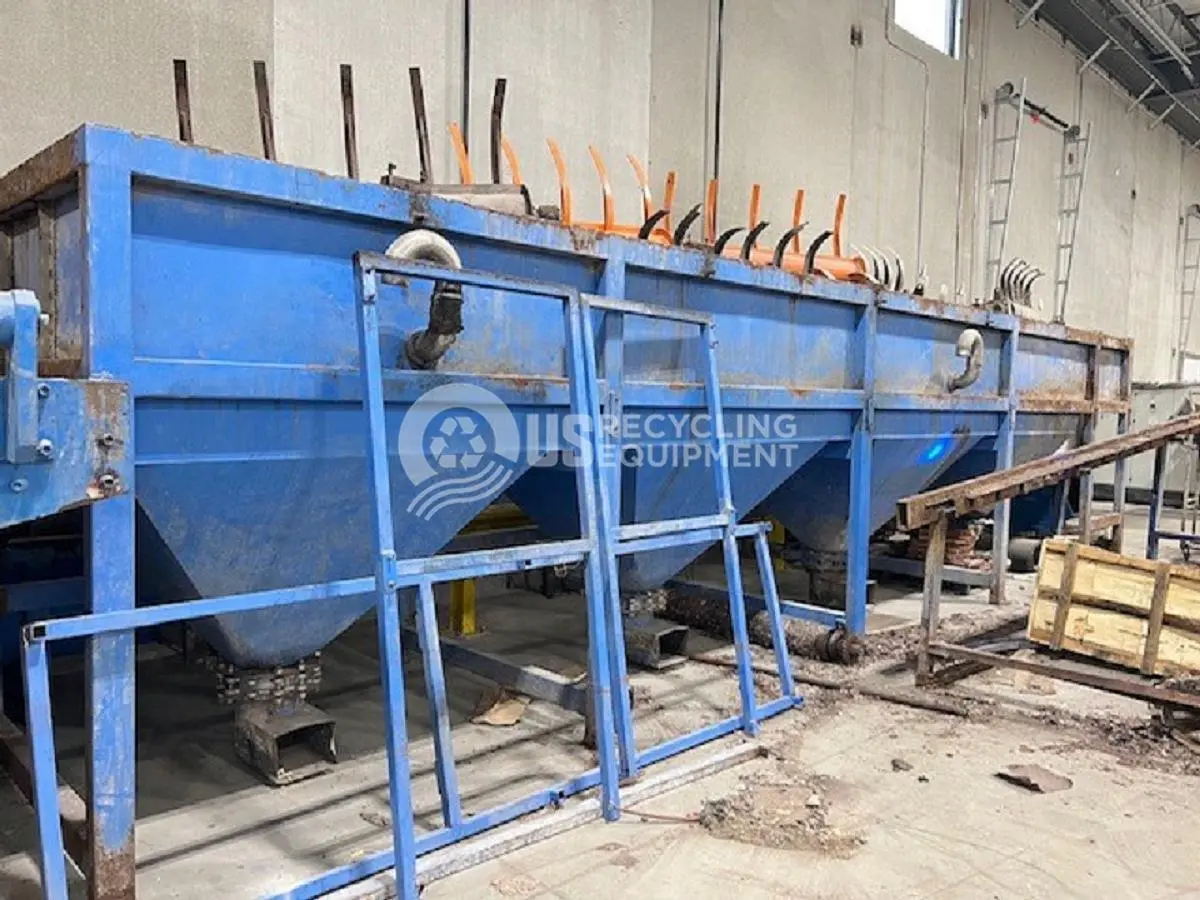 Unknown Manufacturer: Used Plastics Sink Float Tank