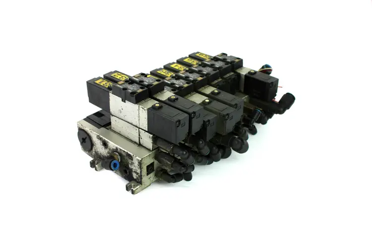 Used SMC VFS2100-5FZ Solenoid Valves | Industrial Parts R Us Inc. #365873