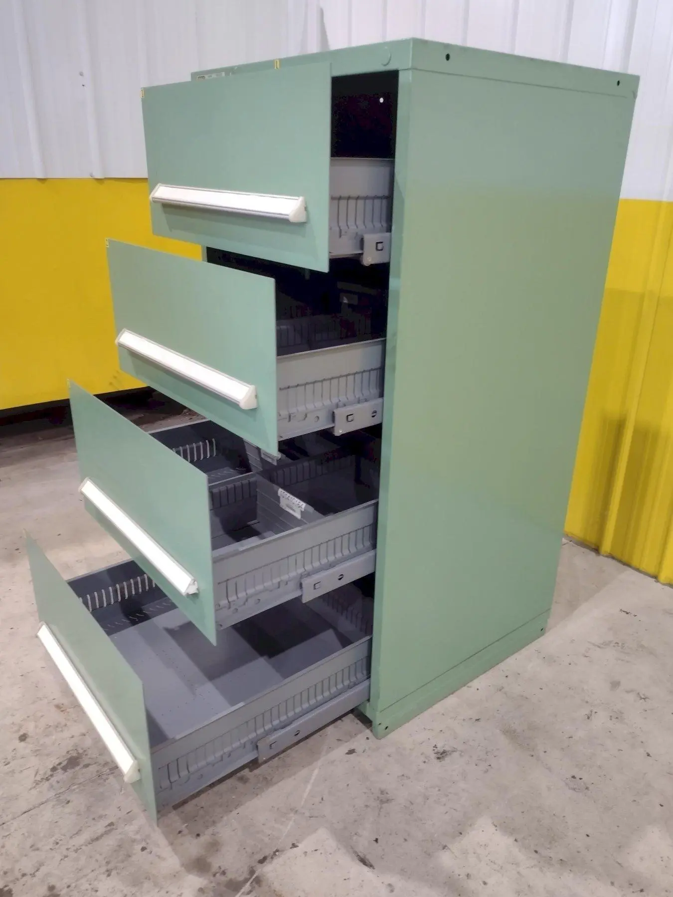4-DRAWER VIDMAR CABINET: STOCK #21356