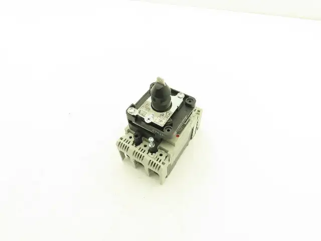 Fuji Electric BZ6V10D EW50RAGU-3P040 Circuit Breaker 40A 3Ph 440V With Hasp Lock