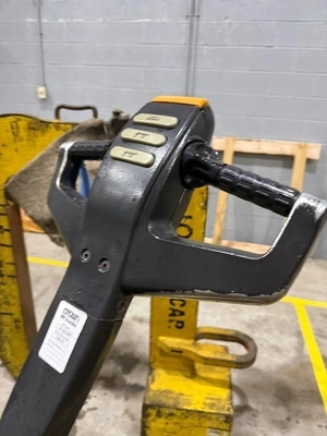 CATERPILLAR CAT / Towmotor 6,000Lb Electric Pallet Lifter Individual Machines | Midwest Machinery, LLC (13)