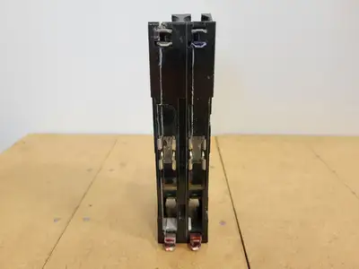 USED SQUARE D Q12100