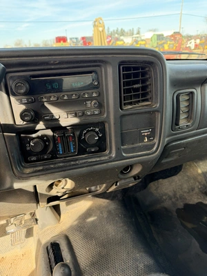 USED 2005 GMC 3500