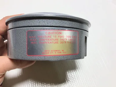 Dwyer Magnehelic A-27 Differential Pressure Gauge 1/8″NPT Max Press 15PSIG 100kPa