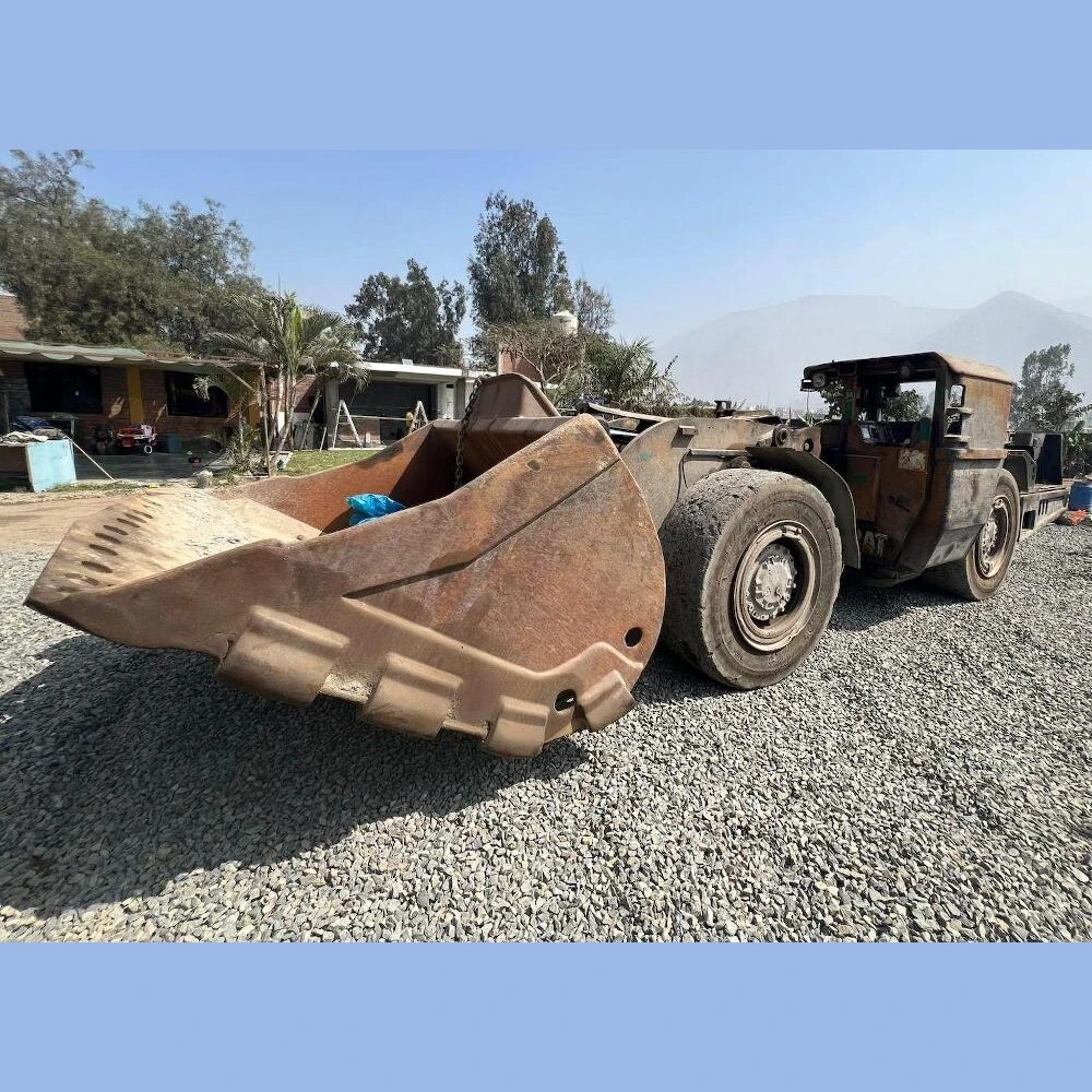 USED 2017 CATERPILLAR R1300G