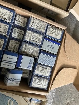 Used _UNKNOWN_ _UNKNOWN_ Nuts & Screws Michigan US | Miedema Asset Management Group #1411080