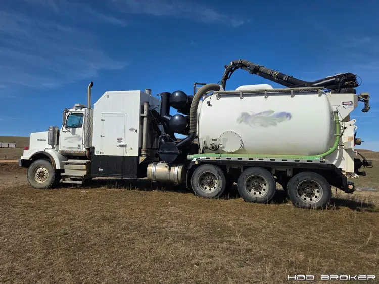 Used 2016 TORNADO 2016 TORNADO GLOBAL HYDROVACS F4 Vacuum Truck Florida US | HDD Broker #1347016