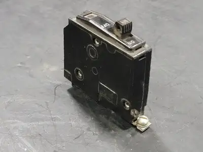 USED SQUARE D QO120