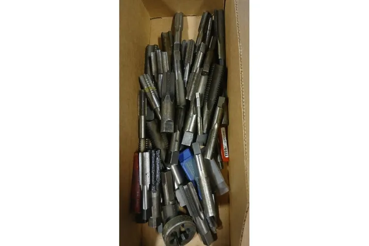 Used _UNKNOWN_ _UNKNOWN_ Taps & Dies Ohio US | Thompson Auctioneers #1547379