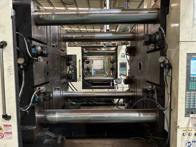 2014 WOOJIN PLAIMM SM680 Injection Molding Horizontal/Vertical | Machinery Network (4)