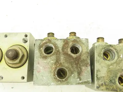 Knorr-Bremse WBV-6 Pneumatic Air Double Switch Block Lot of 6