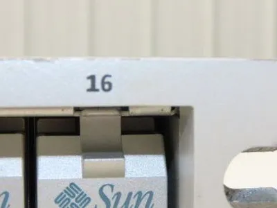 Sun StorageTek 0843 16-Bay RAID Fibre Channel 3.5" NO HDDs
