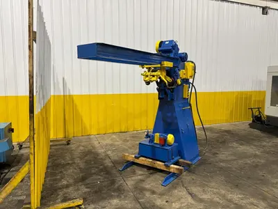 1/4" CAPACITY BLUE VALLEY MODEL #FLANGER-T-588 FLANGING MACHINE: YOBRO #24453
