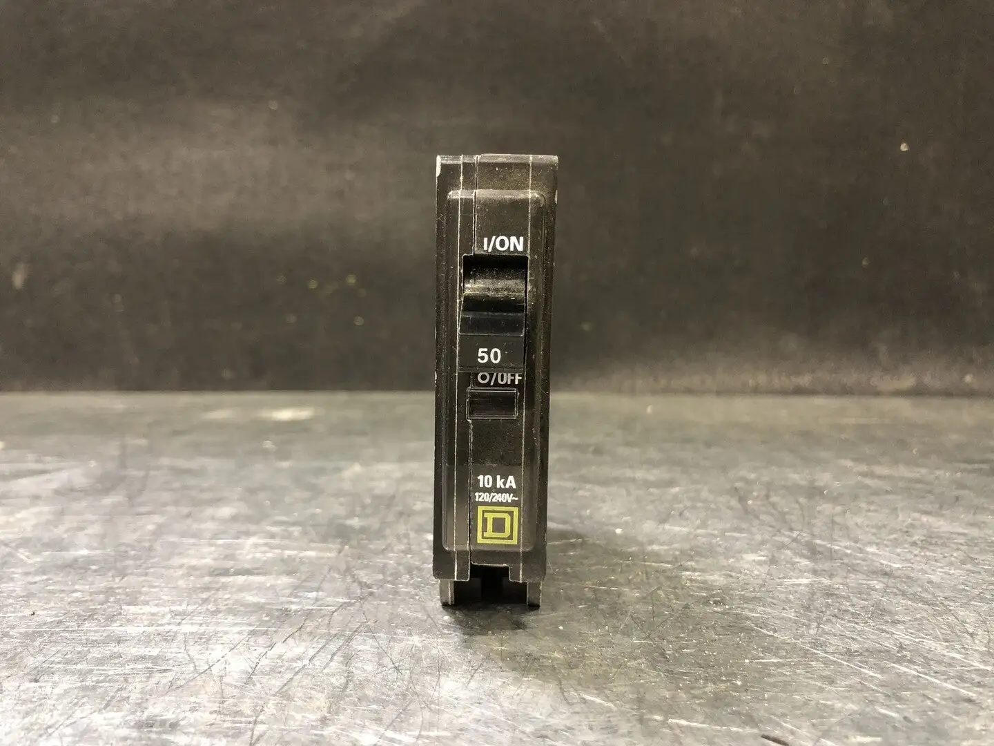 NEW SQUARE D QO150