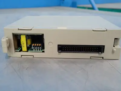NEW OMRON C200HDA001
